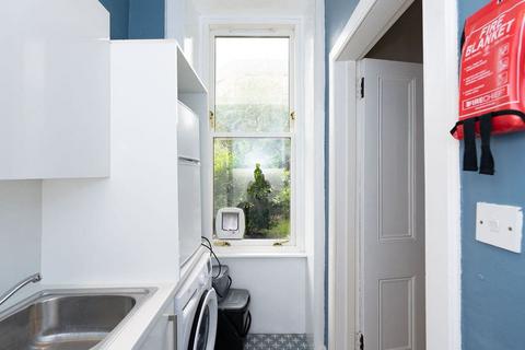 1 bedroom flat to rent, 4130L Gibson Street, Edinburgh, EH7 4LW