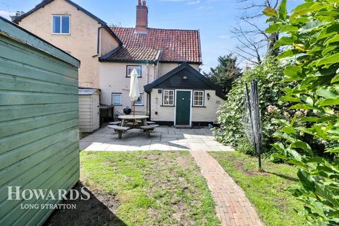 undefined, Ipswich Road, Long Stratton