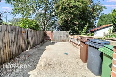 3 bedroom end of terrace house for sale, Ipswich Road, Long Stratton