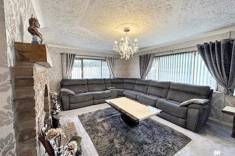 4 bedroom detached bungalow for sale, Pontantwn, Kidwelly