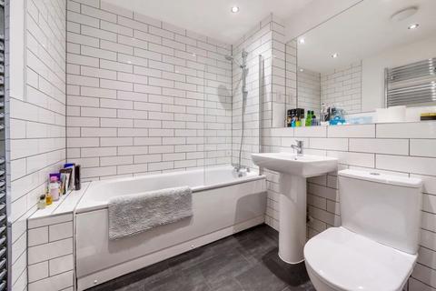 1 bedroom flat for sale, Avebury Avenue,Tonbridge,TN9 1TL