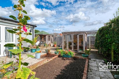 3 bedroom bungalow for sale, Thorpe Close, Thorpe St Andrew, NR7