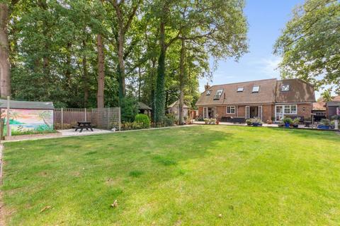 3 bedroom detached house for sale, Wapseys Lane, Slough SL2