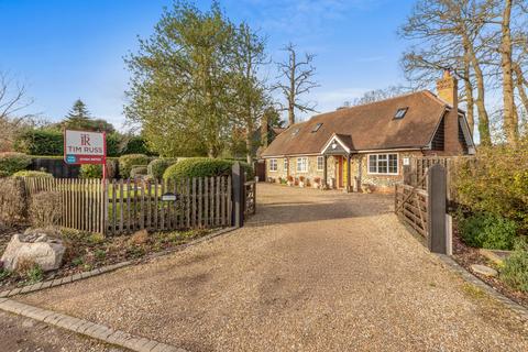 Wapseys Lane, Slough SL2