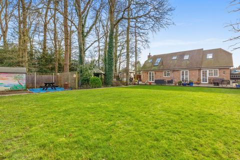 Wapseys Lane, Slough SL2