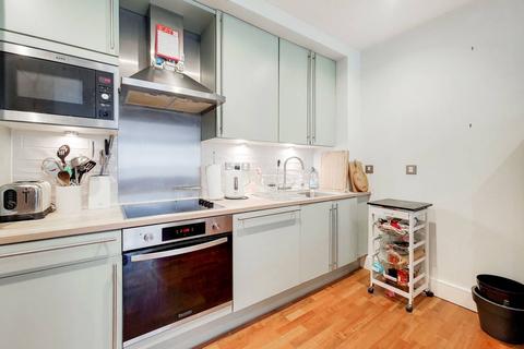 1 bedroom flat for sale, Pepys Street, City, London, EC3N
