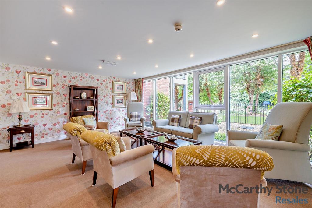 Homeowners Lounge