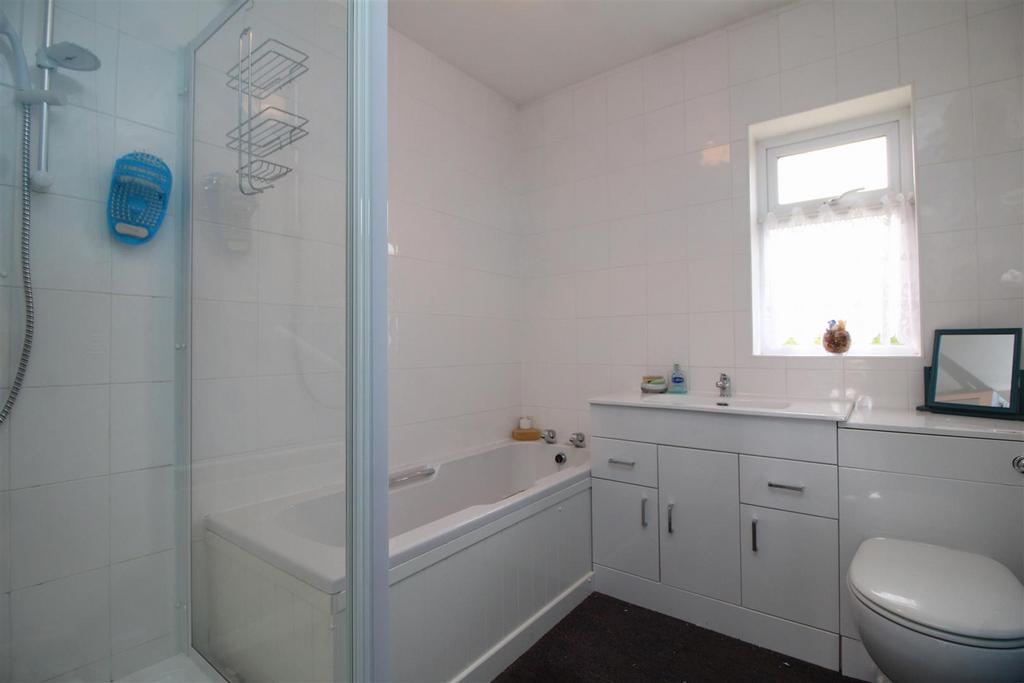 Bathroom .JPG