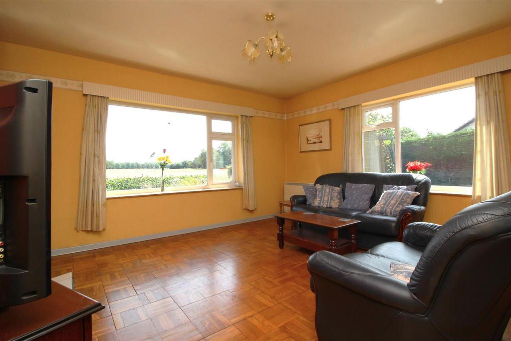 Living room 2 .JPG