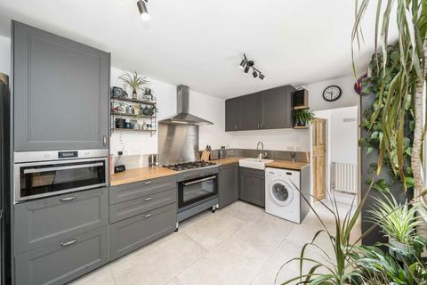 1 bedroom maisonette for sale, Wingford Road, London SW2