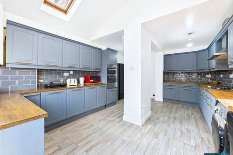 32 Ardeen Road, Doncaster, DN2 5EU