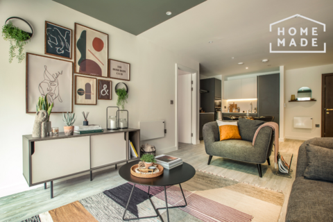 2 bedroom flat to rent, Botanica, M15