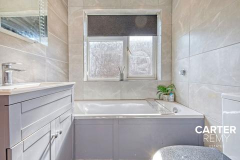 4 bedroom detached house for sale, Kiln Road, Benfleet, SS7 1RS