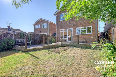 4 bedroom detached house for sale, Kiln Road, Benfleet, SS7 1RS