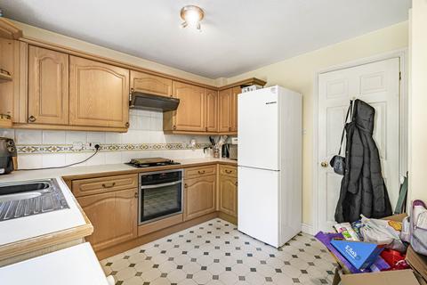 2 bedroom end of terrace house for sale, Longcroft Gardens, Welwyn Garden City, AL8