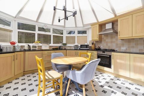 2 bedroom apartment to rent, Holly View Drive, Malvern, WR14 4AQ