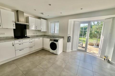 3 bedroom semi-detached house to rent, Fieldfare Lane, Barnham