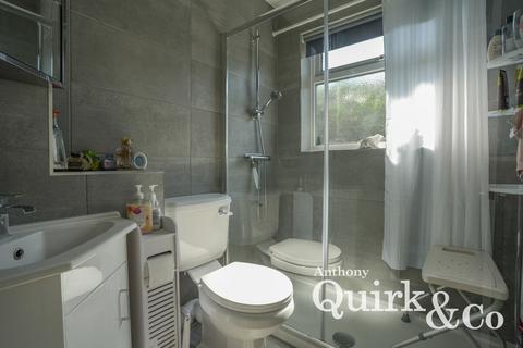 2 bedroom bungalow for sale, Wittem Road, Canvey Island, SS8
