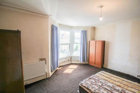5 bedroom terraced house for sale, WESTON TOWN*HUGE POTENTIAL*HMO/FLATS*