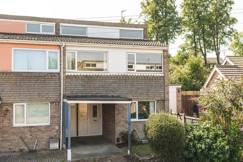 3 bedroom house for sale, Leete Place, Royston,