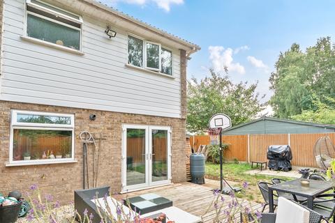 undefined, Eton Close, Lincoln, Lincolnshire, LN6