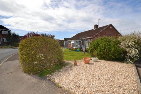 6 Stuart Way, Bridport, DT6 4AU