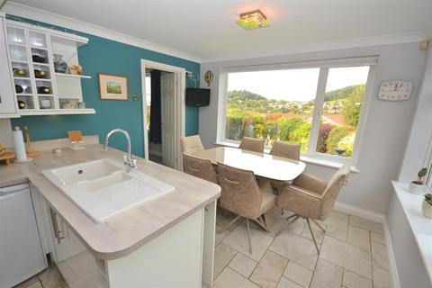 6 Stuart Way, Bridport, DT6 4AU