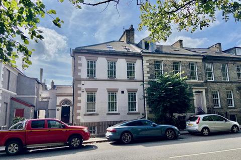 2 bedroom flat to rent, North Terrace, Newcastle Upon Tyne