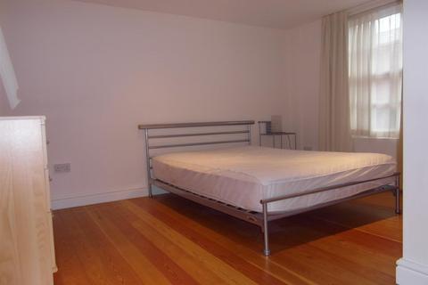 2 bedroom flat to rent, North Terrace, Newcastle Upon Tyne