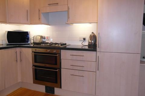 2 bedroom flat to rent, North Terrace, Newcastle Upon Tyne