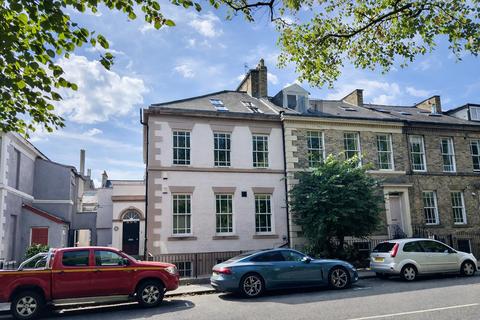 North Terrace, Newcastle Upon Tyne, NE2