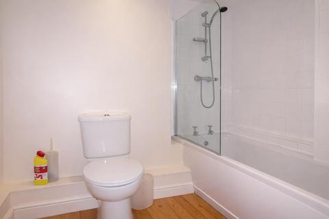 2 bedroom apartment to rent, North Terrace, Newcastle Upon Tyne, NE2