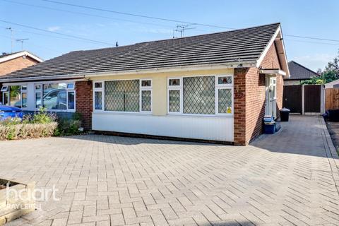 2 bedroom semi-detached bungalow for sale, Dering Crescent, Leigh-On-Sea