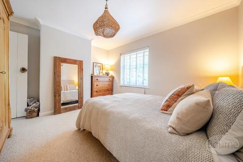 124 Brighton Road, Godalming, GU7 1PL