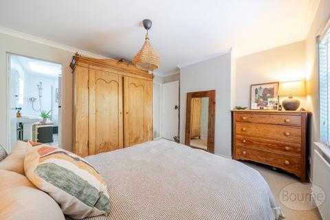 124 Brighton Road, Godalming, GU7 1PL