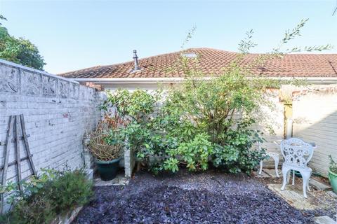 undefined, Basingbourne Road, Fleet GU52