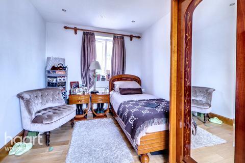 undefined, Barn Hill Estate