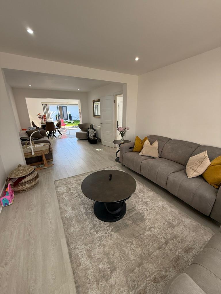 House in Enfield - View 2