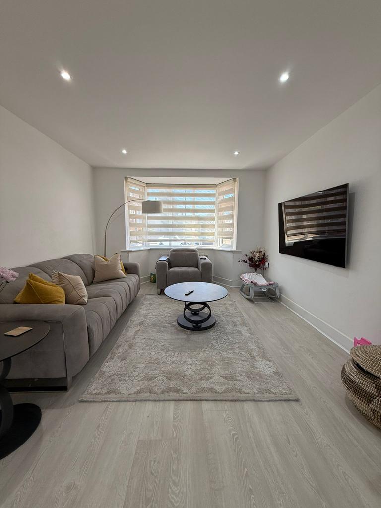 House in Enfield - View 3
