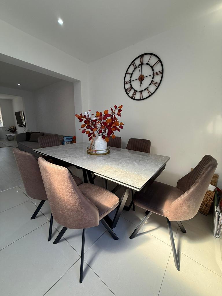 House in Enfield - View 5