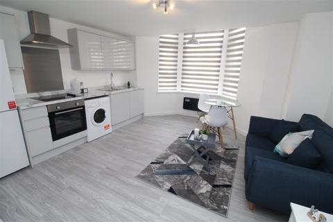 1 bedroom flat to rent, Connaught Road, Cardiff CF24