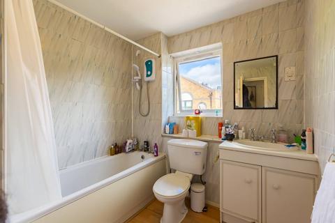 2 bedroom flat to rent, Taeping Street, Isle Of Dogs, London, E14
