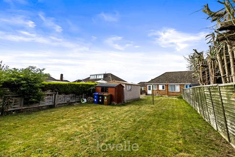 2 bedroom semi-detached bungalow for sale, Philip Grove, Cleethorpes DN35