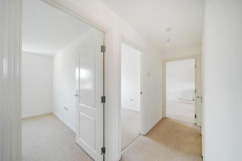2 bedroom flat for sale, Carver Close,  Lower Stratton,  SN3