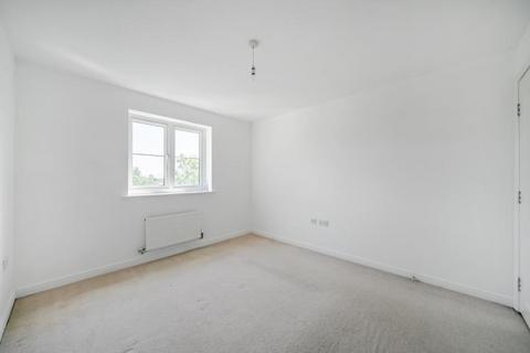2 bedroom flat for sale, Carver Close,  Lower Stratton,  SN3
