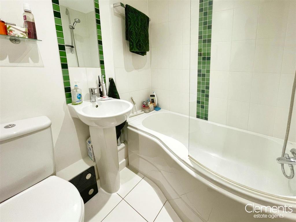 En-Suite Bathroom