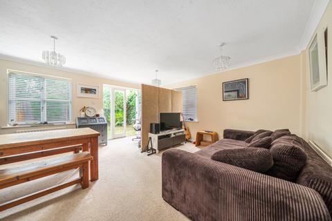 3 bedroom end of terrace house for sale, Barncroft, Farnham, Surrey, GU9