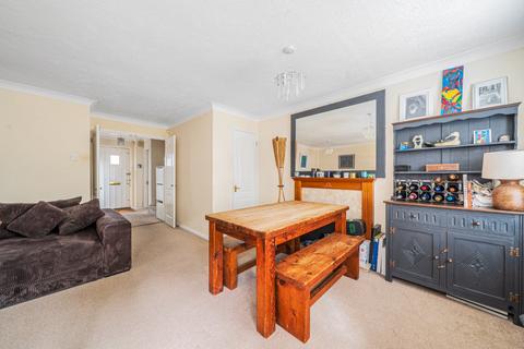 3 bedroom end of terrace house for sale, Barncroft, Farnham, Surrey, GU9