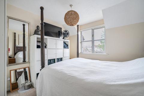 36 Barncroft, Farnham, GU9 8RU