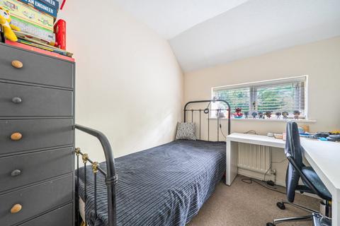 36 Barncroft, Farnham, GU9 8RU